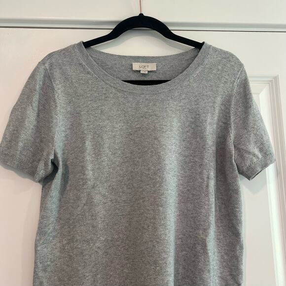 Loft Women's Short Sleeve Grey Sweater Blouse with Chiffon Ruffle Size M - Picture 3 of 8
